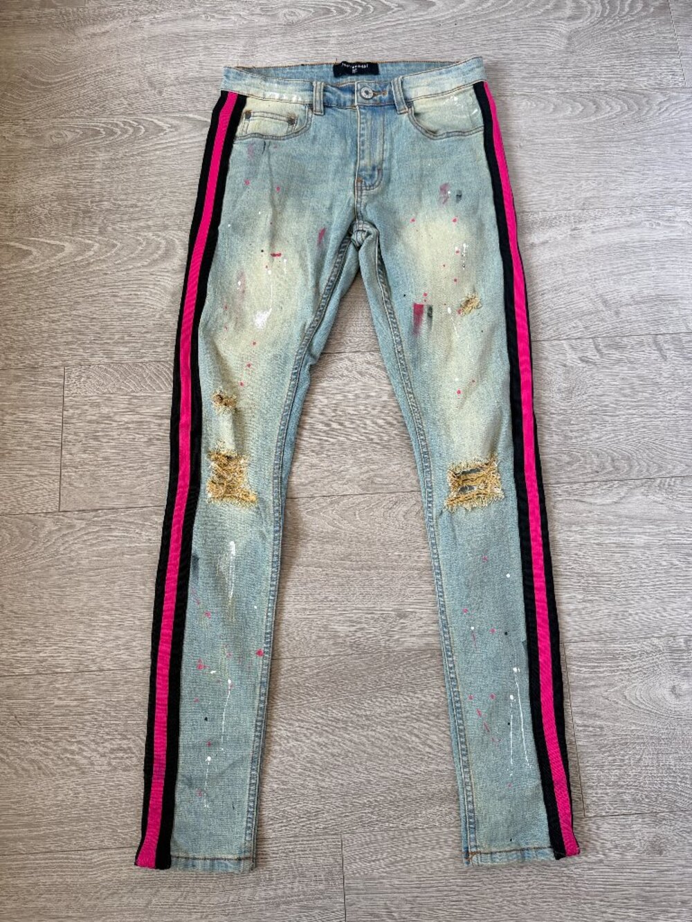 Serenade Men’s Jeans 30 Light Wash Pink Stripe Distressed Paint Splatter